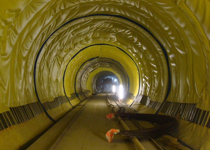 隧道工程穹形顶防水板施工案例（地铁，建筑物的地下管廊工程）